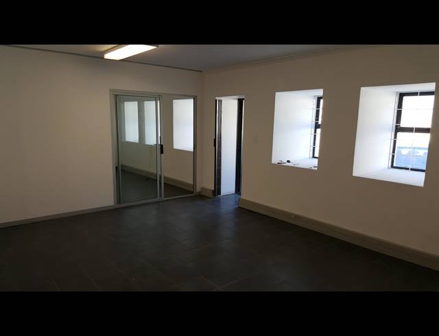 697M² FACTORY TO LET IN ATLAS GARDENS